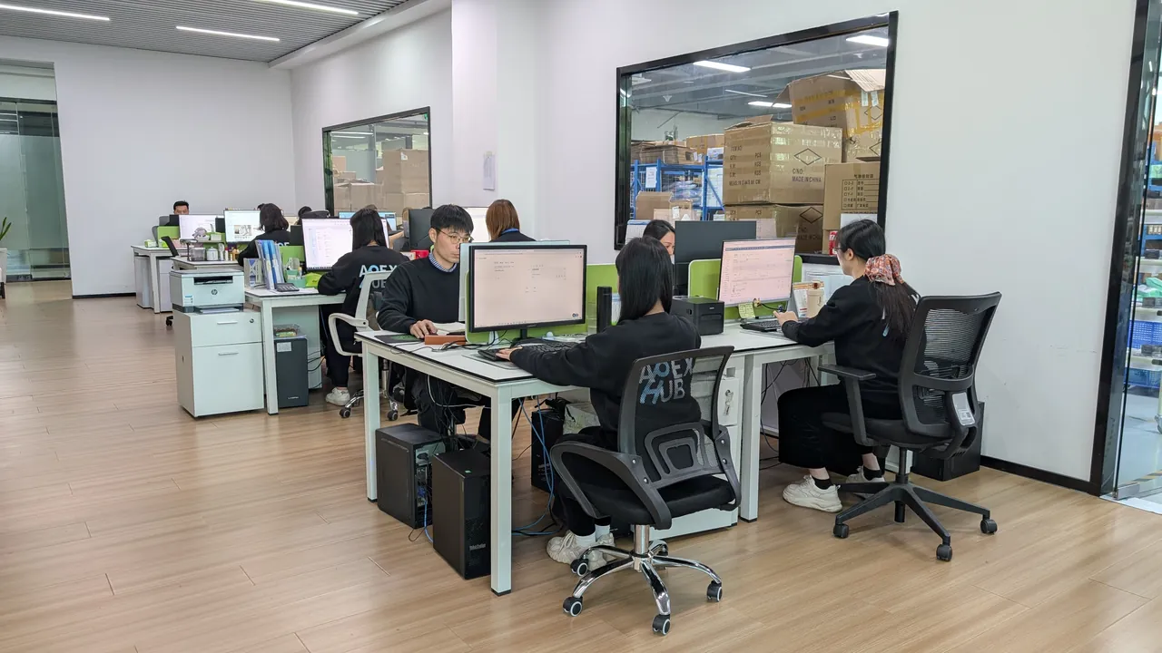 Apex Hub fulfillment operations in China