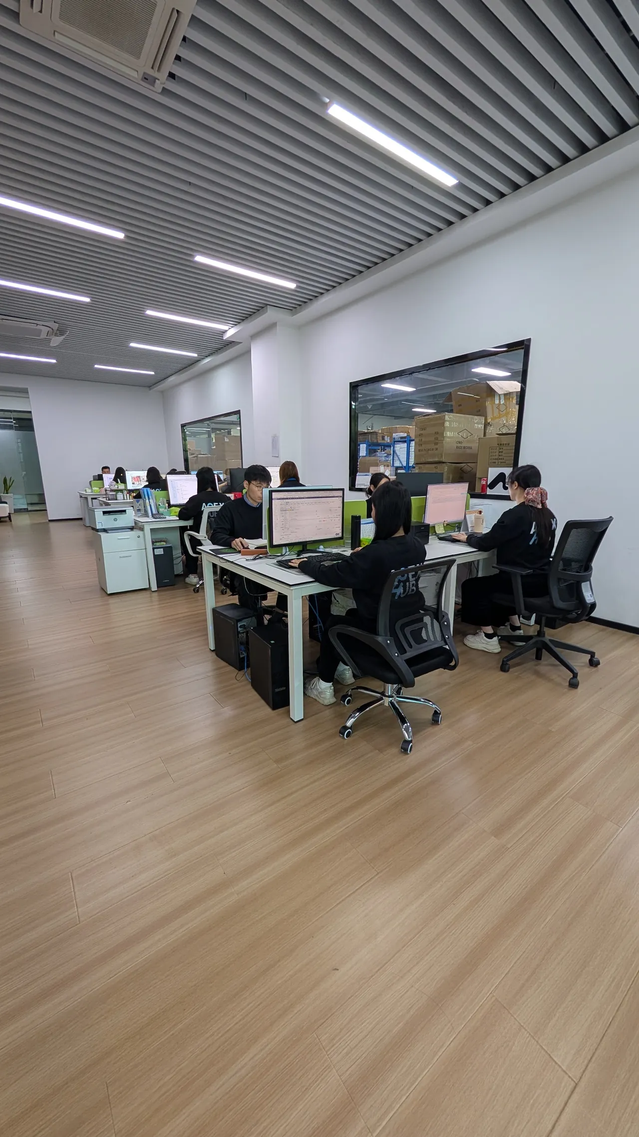 Apex Hub fulfillment operations in China
