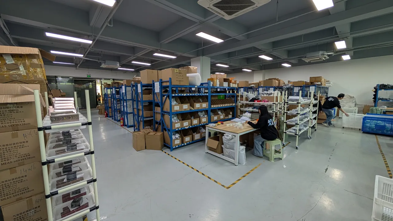 Apex Hub fulfillment operations in China