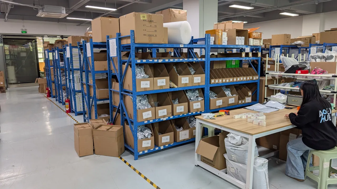 Apex Hub fulfillment operations in China